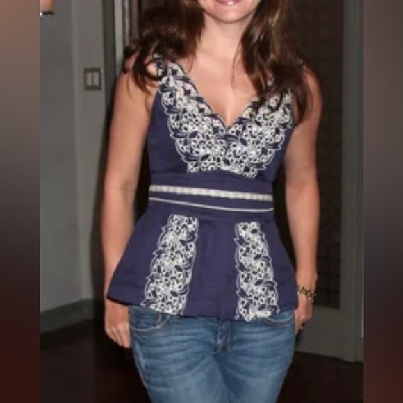 Floreat - Anthropologie Navy and Cream Lace Cotton Blouse - Size XS - Picture 2 of 9